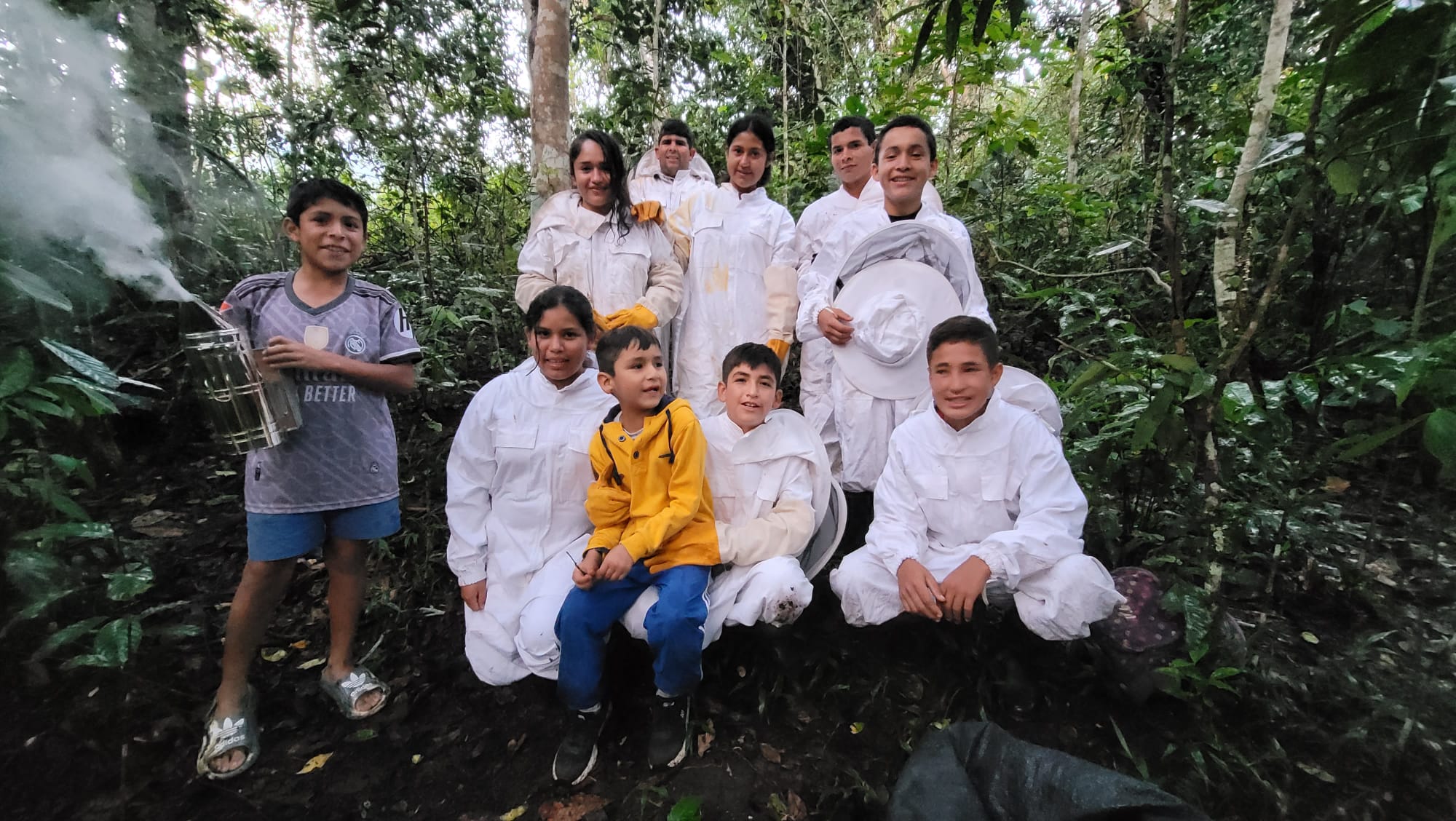 MEJORAMOS LA POLINIZACION EN LAS FINCAS DE CAFÉ.